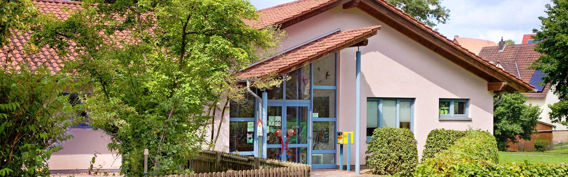 Aussenansicht der Ev. Kindertagesstätte Arche in Bad Arolsen - Mengeringhausen